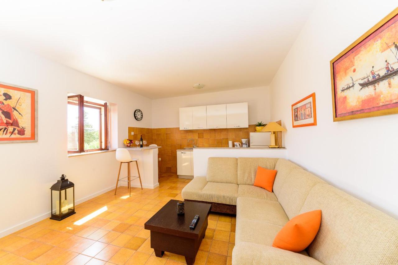 Apartmani Bokin Bol Luaran gambar