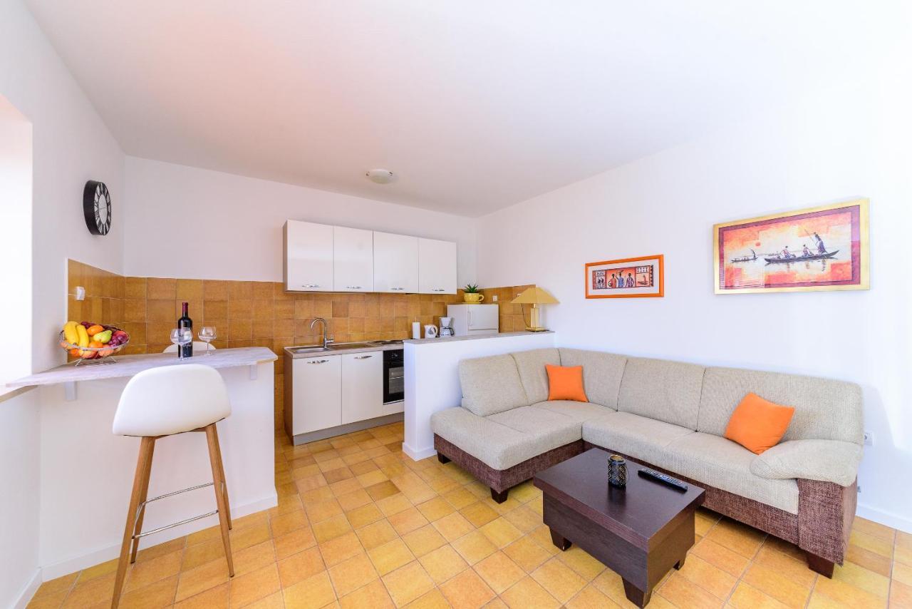 Apartmani Bokin Bol Luaran gambar