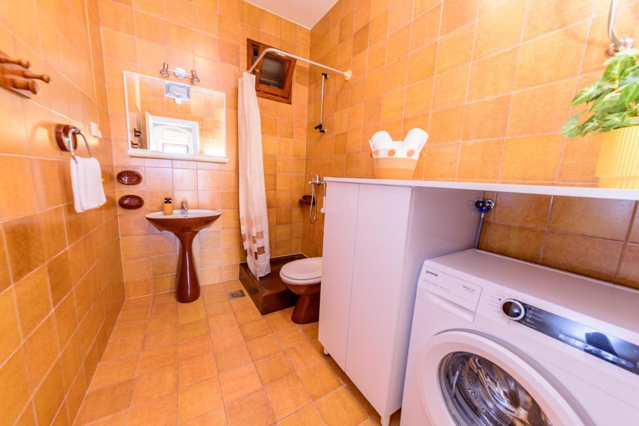 Apartmani Bokin Bol Luaran gambar