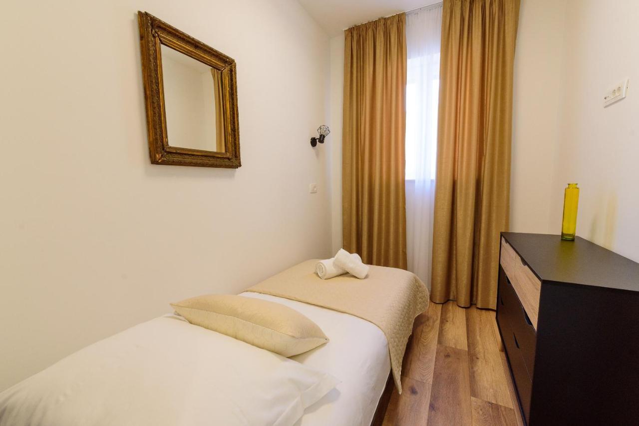 Apartmani Bokin Bol Luaran gambar